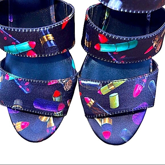 Nicole Miller~Giselle Lipstick Print Heels 💄 - Picture 3 of 10